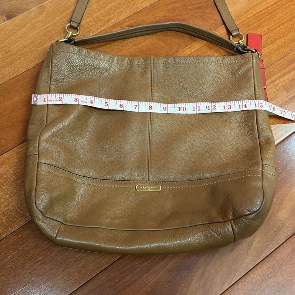 Coach British Tan Leather Hobo Adj. Strap 2 Way Shoulder‎ Zip Close - Picture 13 of 16